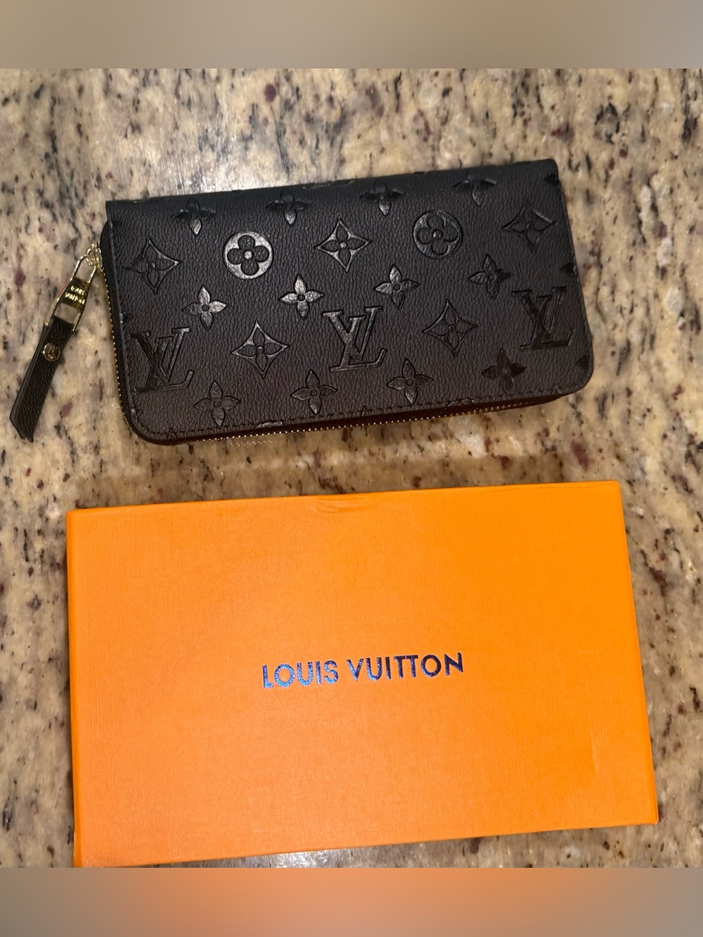 Zippy Wallet Louis Vuitton Women’s Wallet (New)